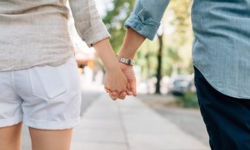 Jak zdobyć dziewczynę z klasy? Sprawdzone rady!